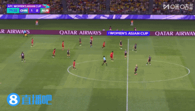 可惜！金坤反击接到队友直塞，速度稍慢被防守球员追上