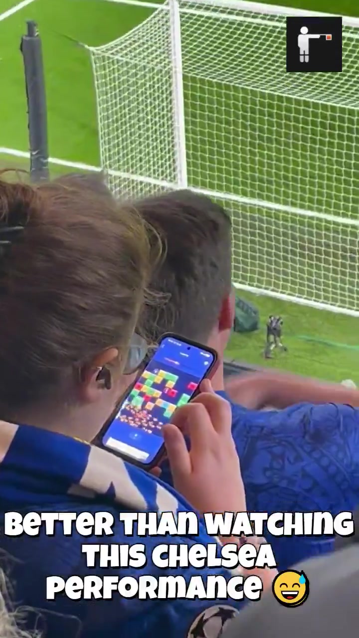 看不下去了…主场惨败巴黎，赛中一切尔西球迷直接掏出手机玩游戏