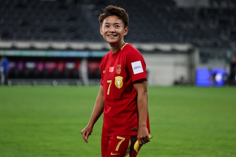 沪媒：王霜停赛对中国女足影响不小，下一个“王霜”何时出现？