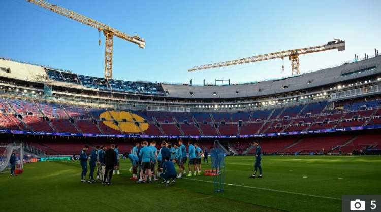 太阳报谈诺坎普：顶层看台等大量工作未完工，球场仍像是建筑工地