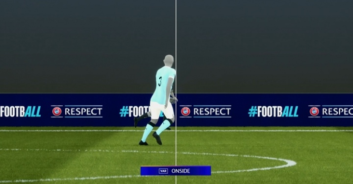 没有越位！B席手球前VAR划线图显示维尼修斯没越位