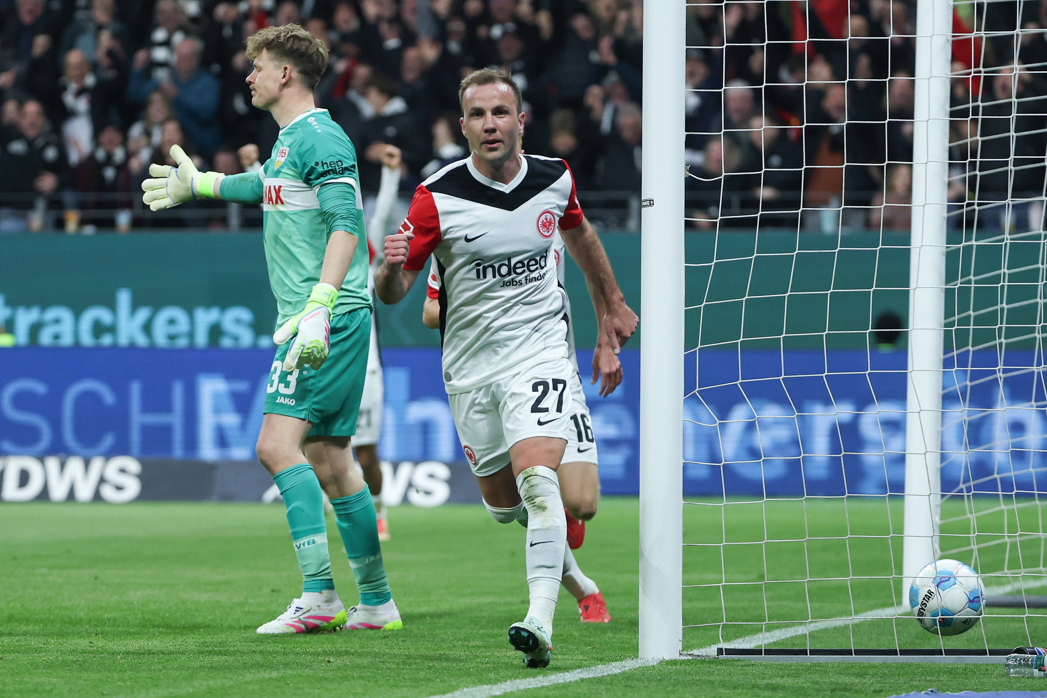 图片报：33岁格策希望和法兰克福续约，降薪对他来说不是问题