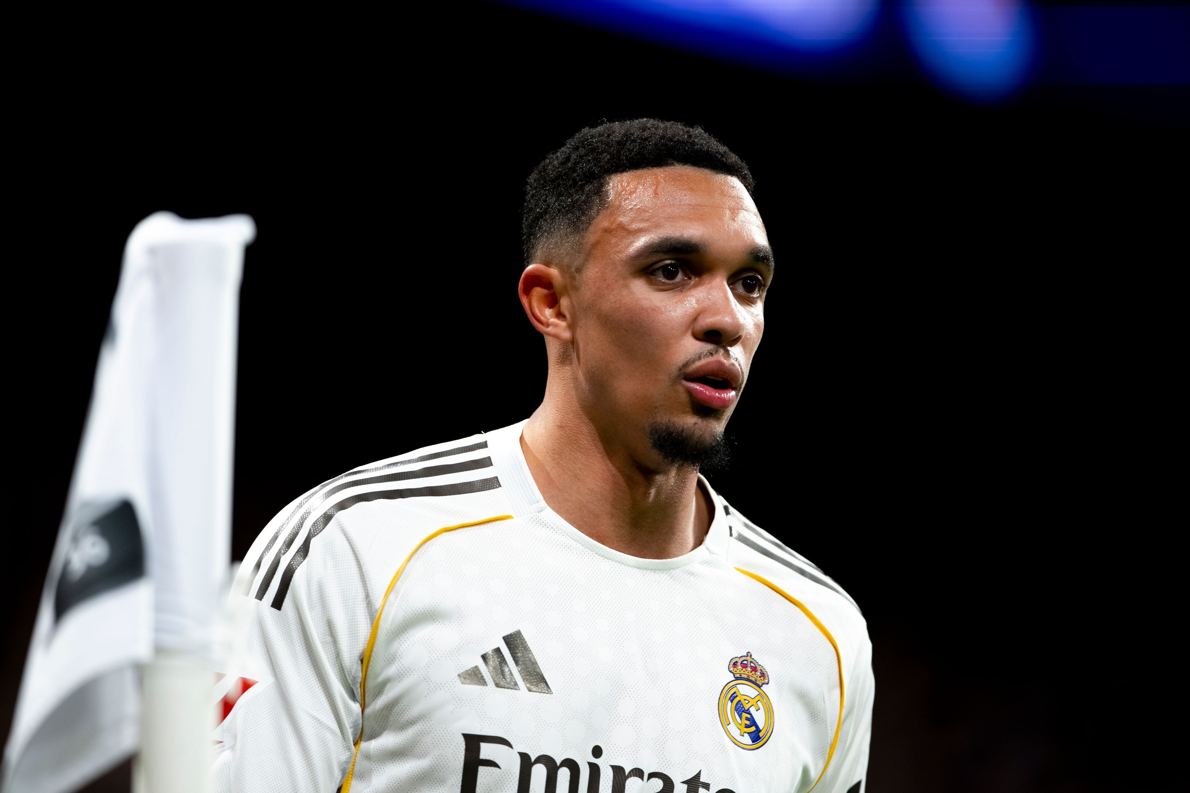 邮报：阿诺德与交往18个月的女友正式分手，两人仍会保持朋友关系