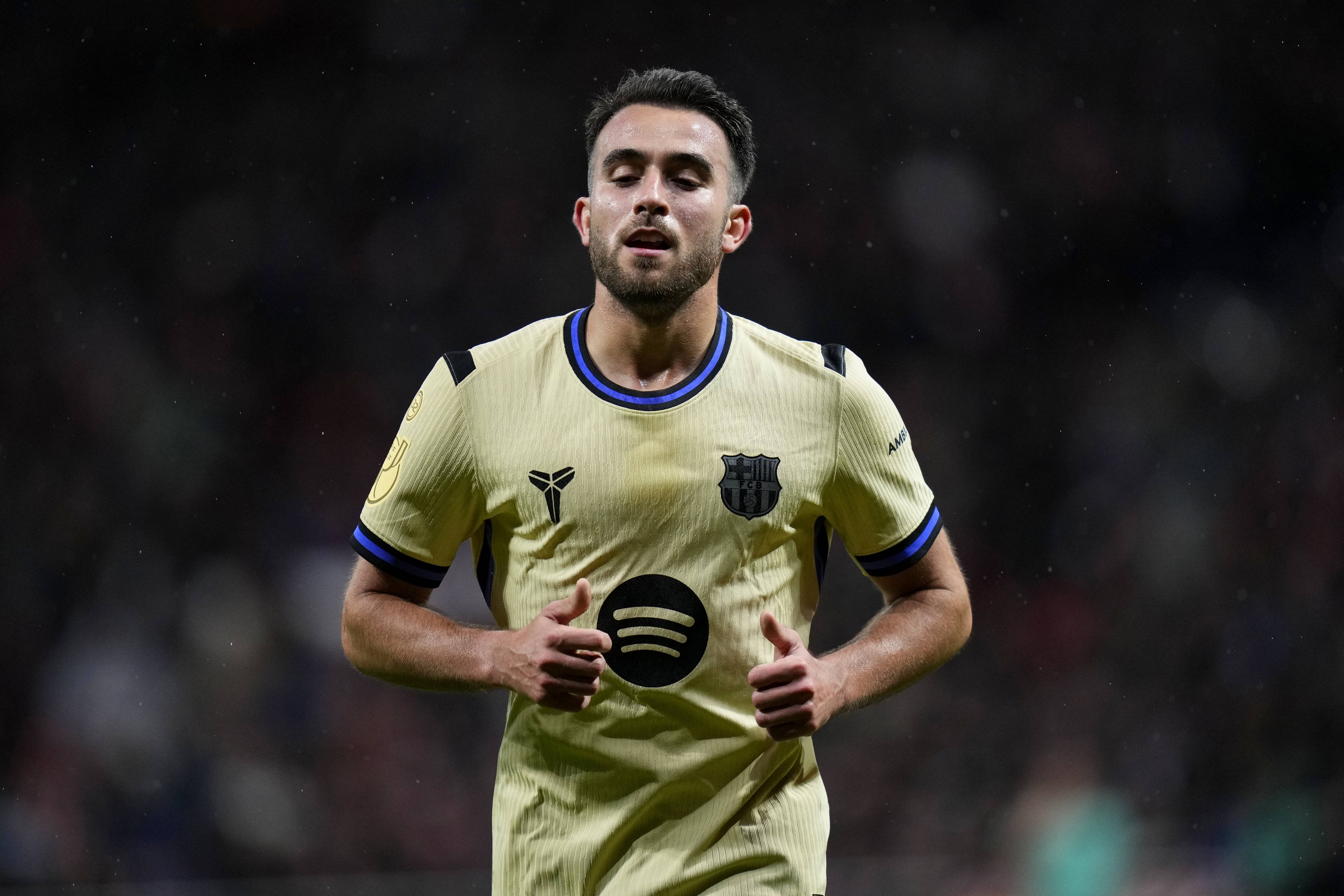 每体：埃里克·加西亚上半场被换下，是因为大腿后侧肌肉不适