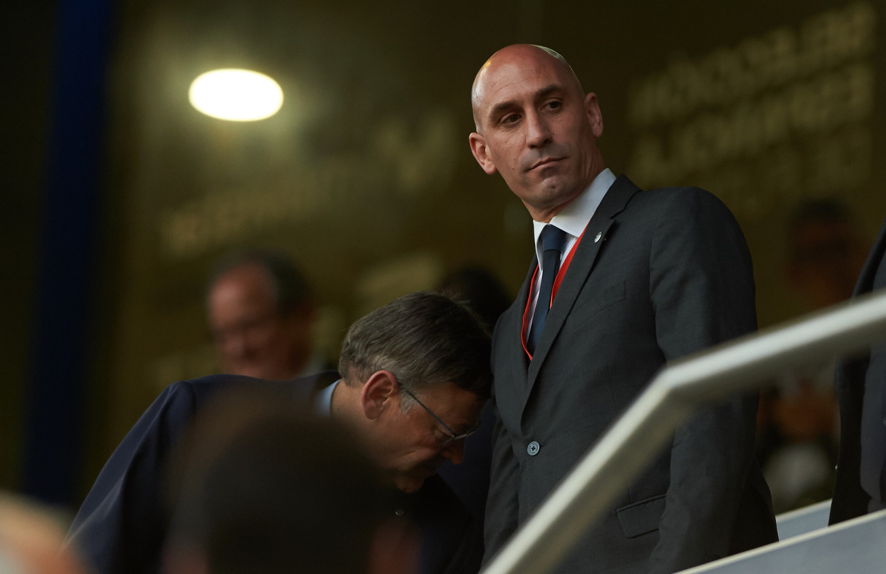 卢比亚莱斯：球员时代我曾盯防过梅西，他被我铲倒爬起来继续过人