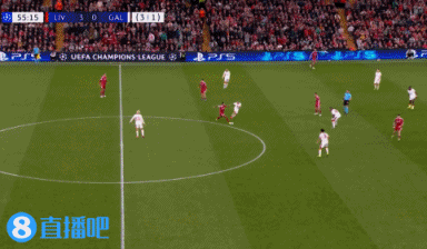 弗林蓬传中造加拉塔萨雷自摆乌龙，但越位在先进球无效