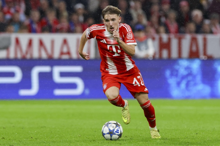 18岁24天！卡尔是欧冠单场传射最年轻德国球员