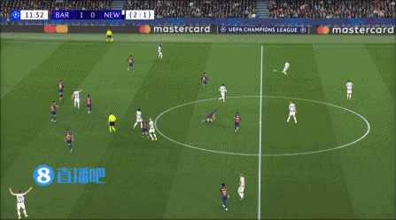 这......伊兰加边路带球推进直接出了边线