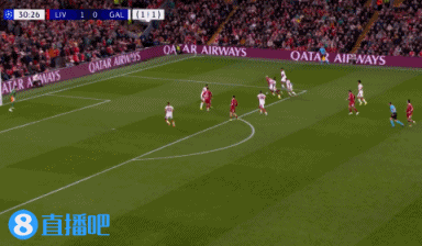 埃基蒂克推进射门被封堵，加拉塔萨雷解围不远，维尔茨射门再被挡