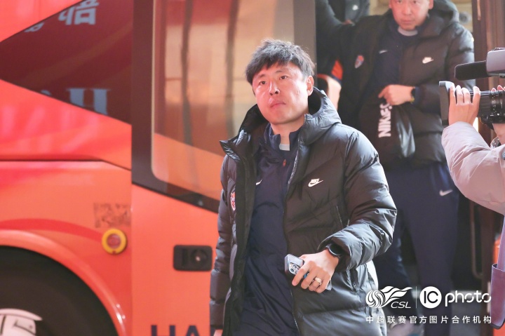         </div>
        <div class=