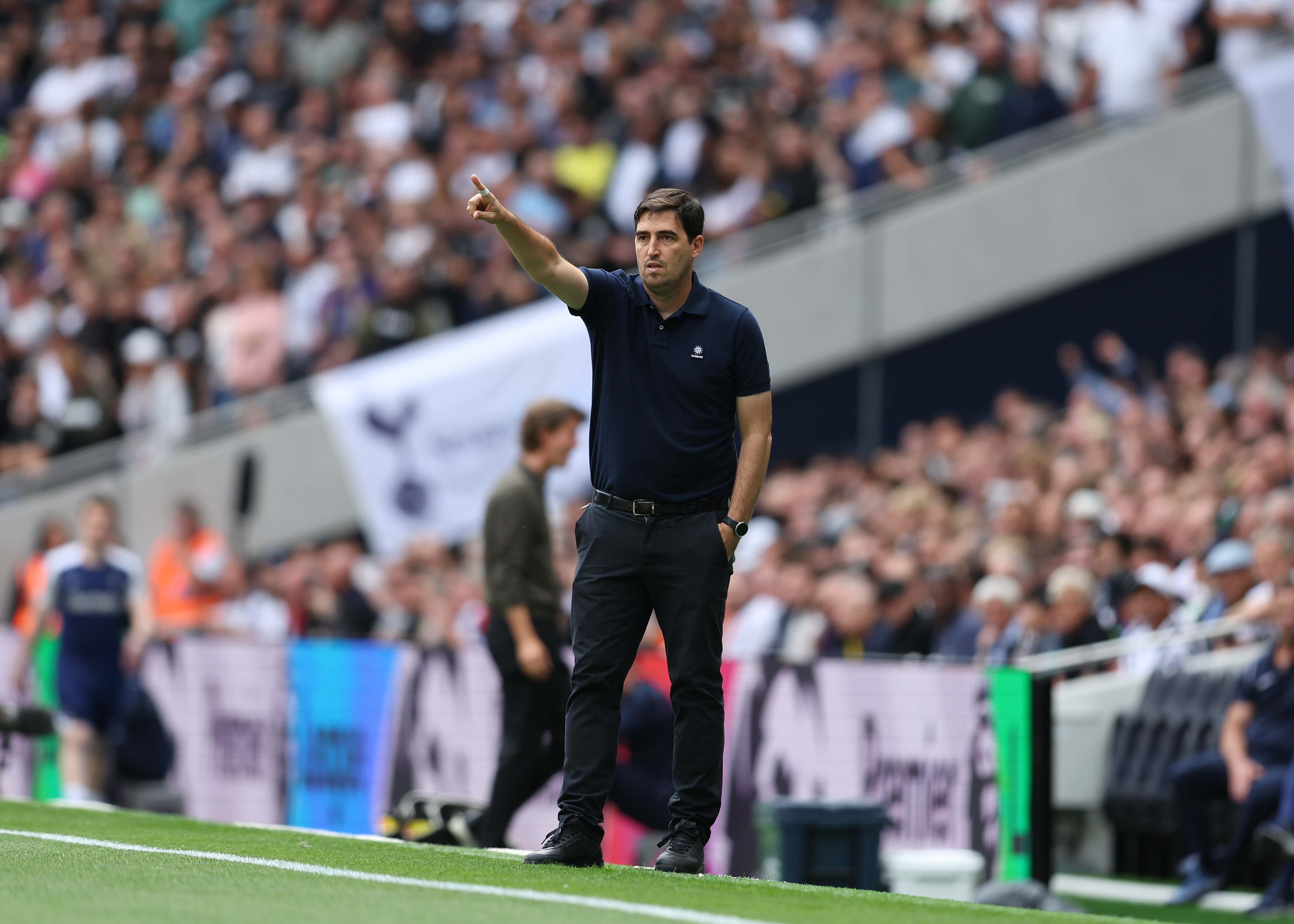 伊劳拉：我喜欢卡里克的言谈举止，他总是将团队放在首位