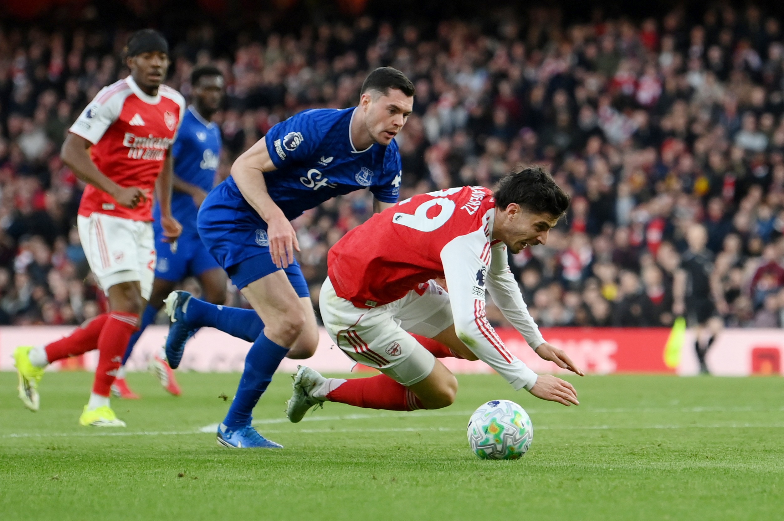 BBC：判罚小组认定哈弗茨对阵埃弗顿该获点球，但也支持VAR不介入