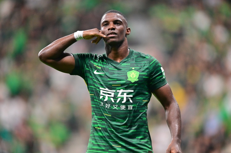 博主:法比奥、恩科洛洛、孔特、塞鸟、李磊等国安球员假期加练