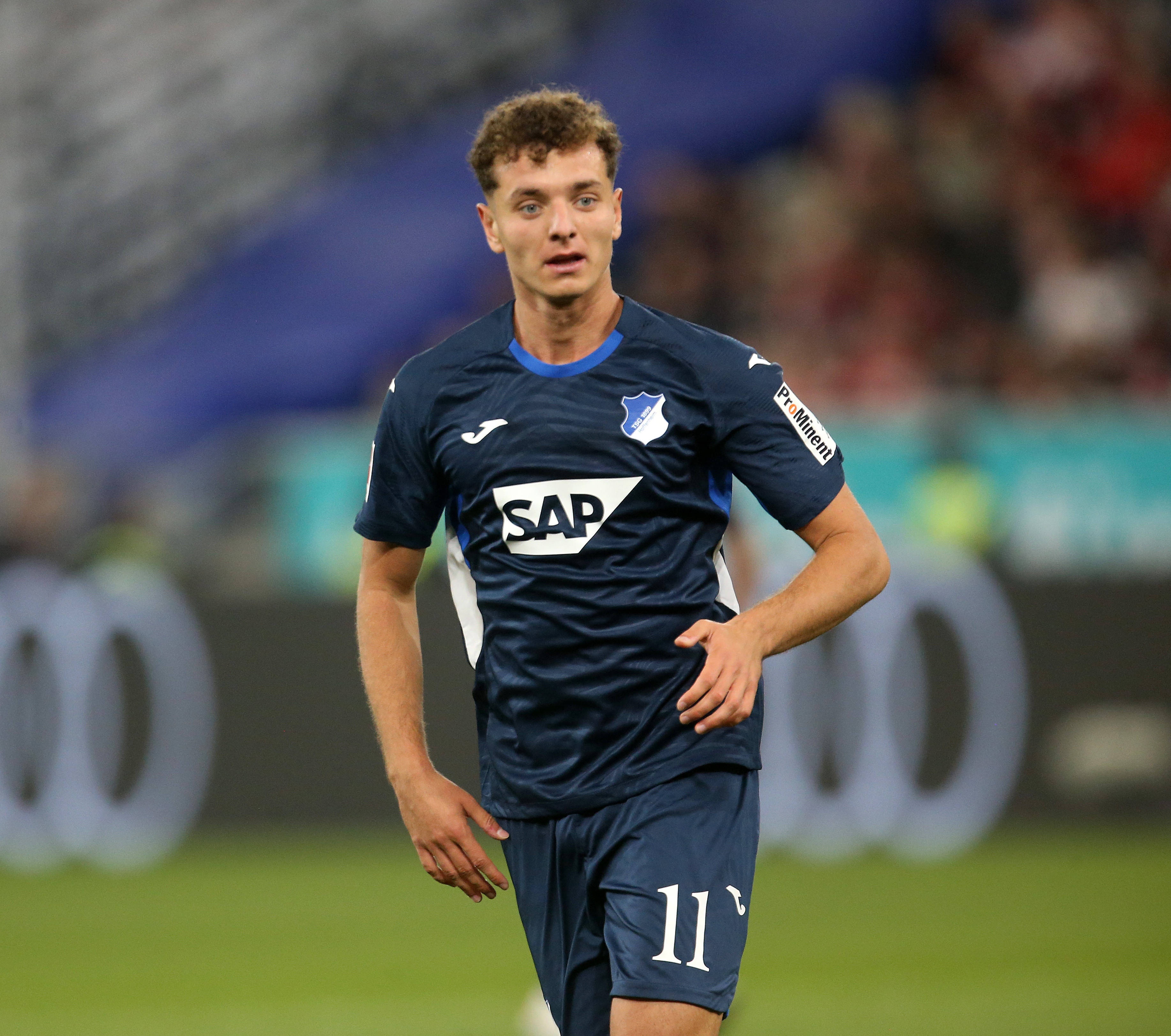 每体:巴萨有意引进阿斯拉尼,球员晒观看巴萨比赛的照片