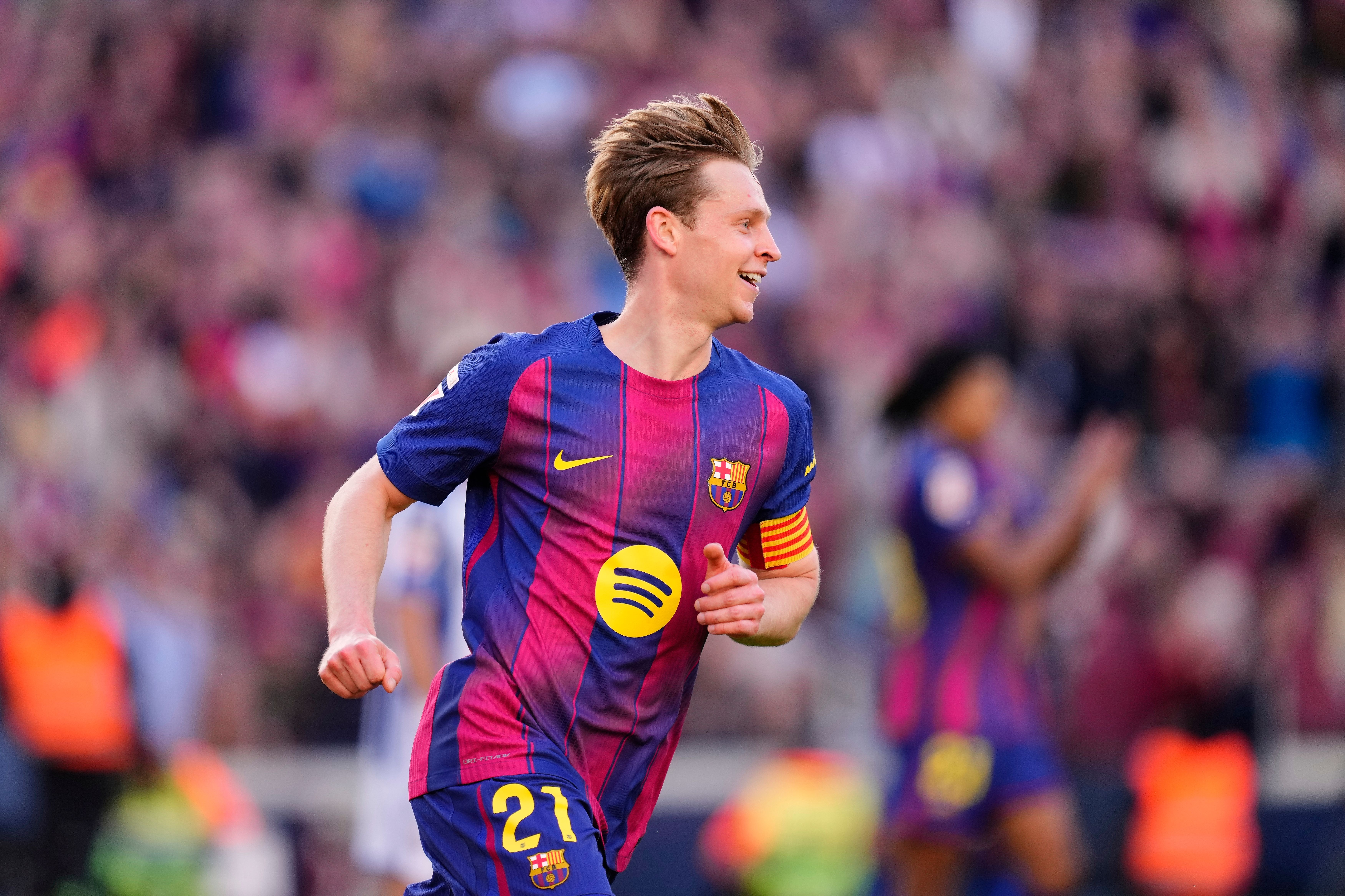 每体:巴萨本赛季有9名球员戴过队长袖标,德容16次最多