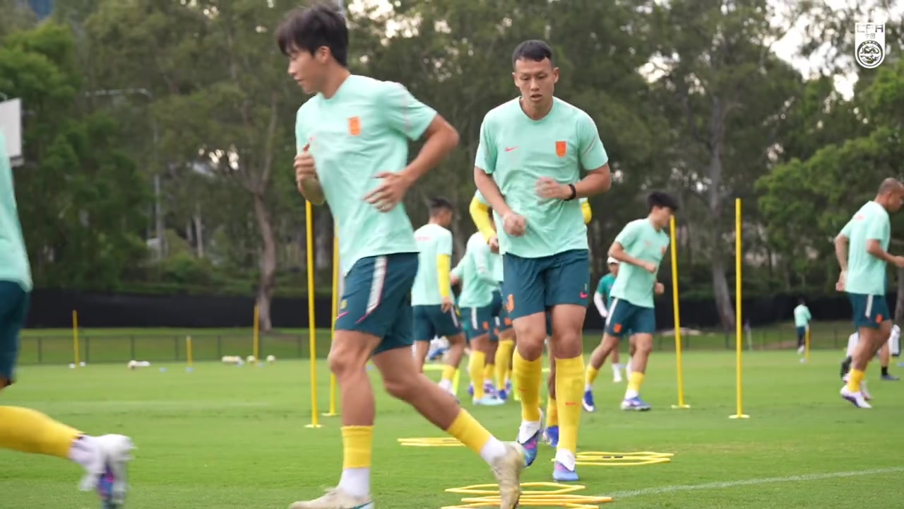 邵佳一:希望球队以团队的方式去作战,备战是非常严肃认真的事情