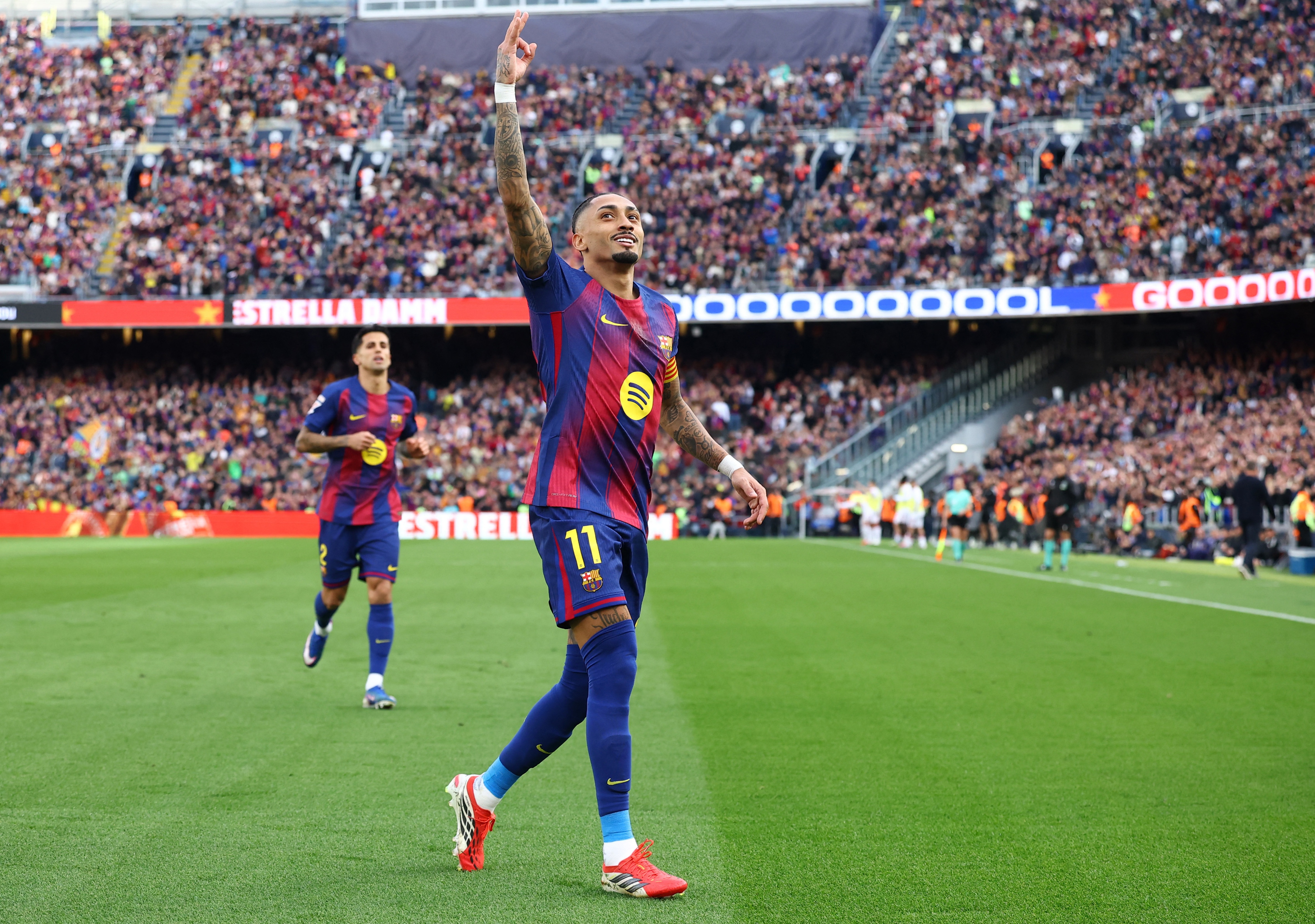 罗马诺:拉菲尼亚肌肉不适将接受检查,巴萨希望他不要冒险