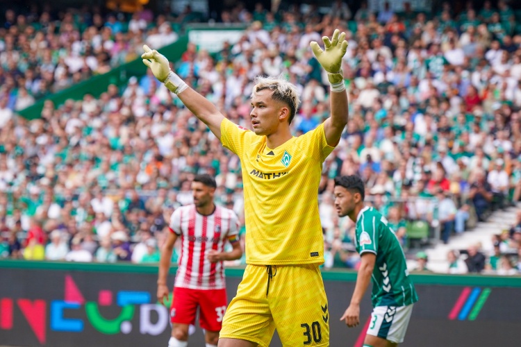 不莱梅门将谈未来代表德国还是日本出战:感觉选择哪个都会后悔