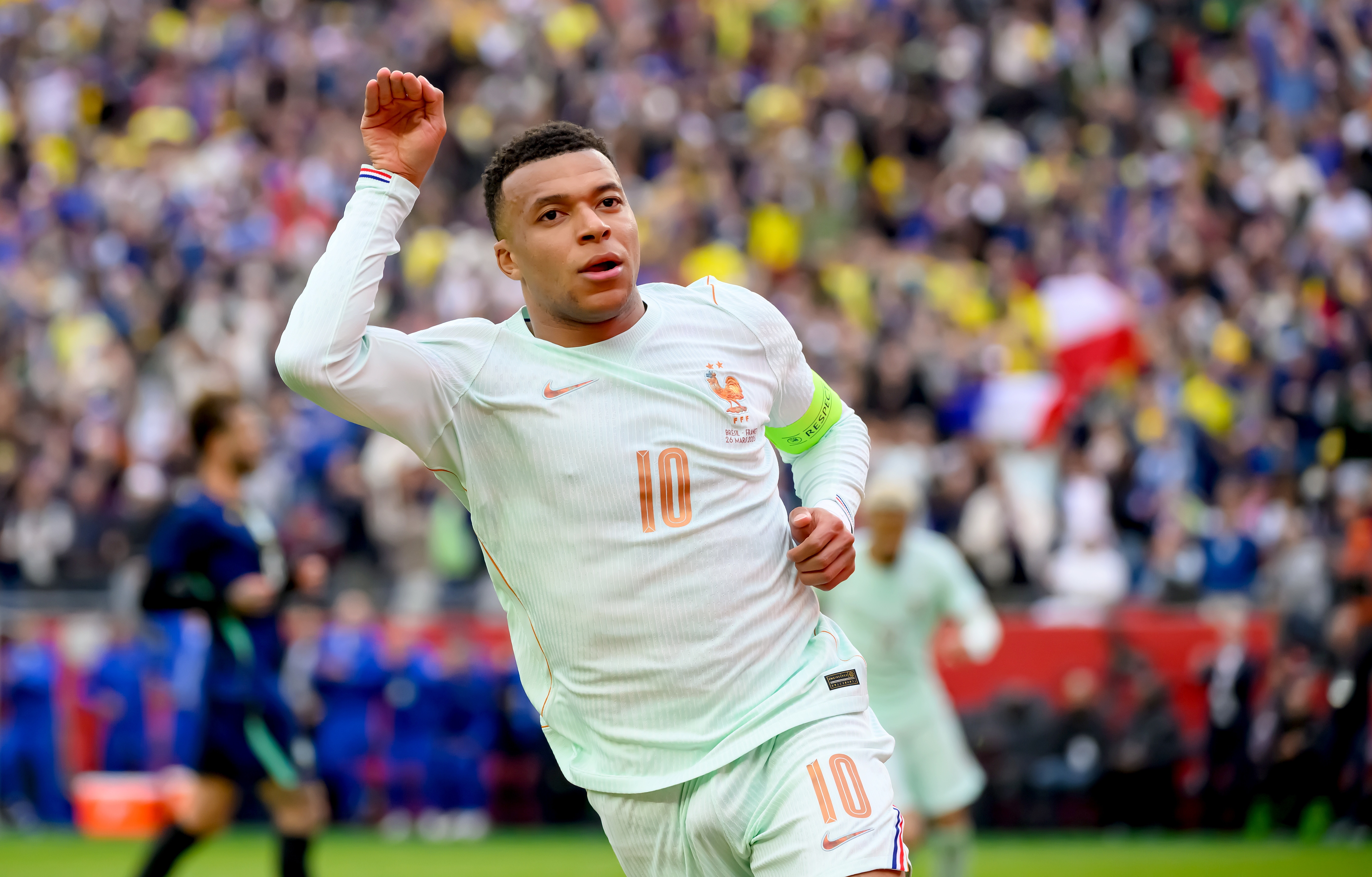 姆巴佩为法国队打进56球，距吉鲁保持的队史进球纪录还差1球