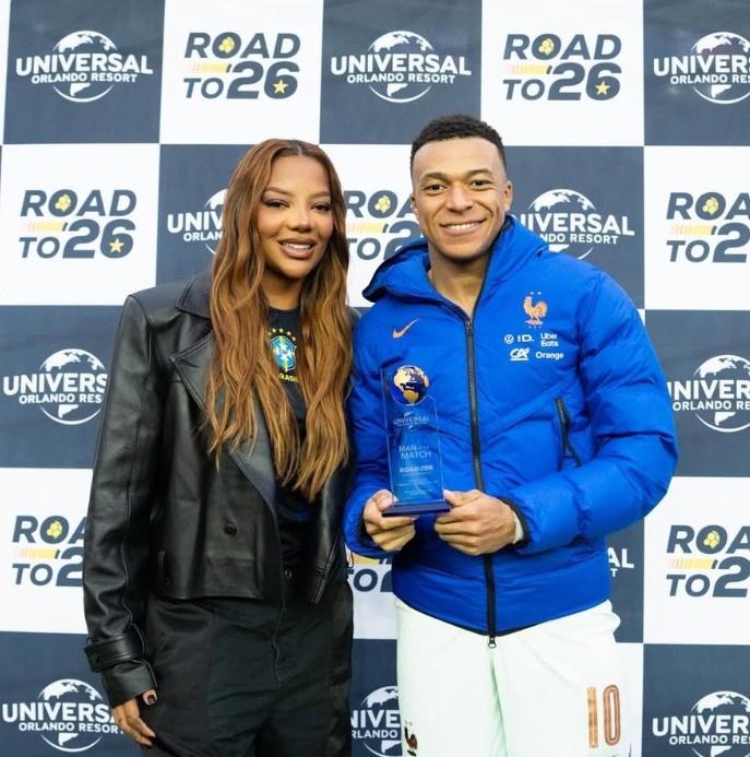 挑射破门！姆巴佩当选法国2-1巴西全场最佳球员