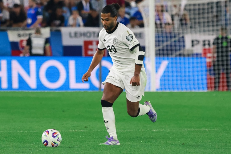 格纳布里：很高兴本赛季保持健康展现实力 在国家队我要以身作则