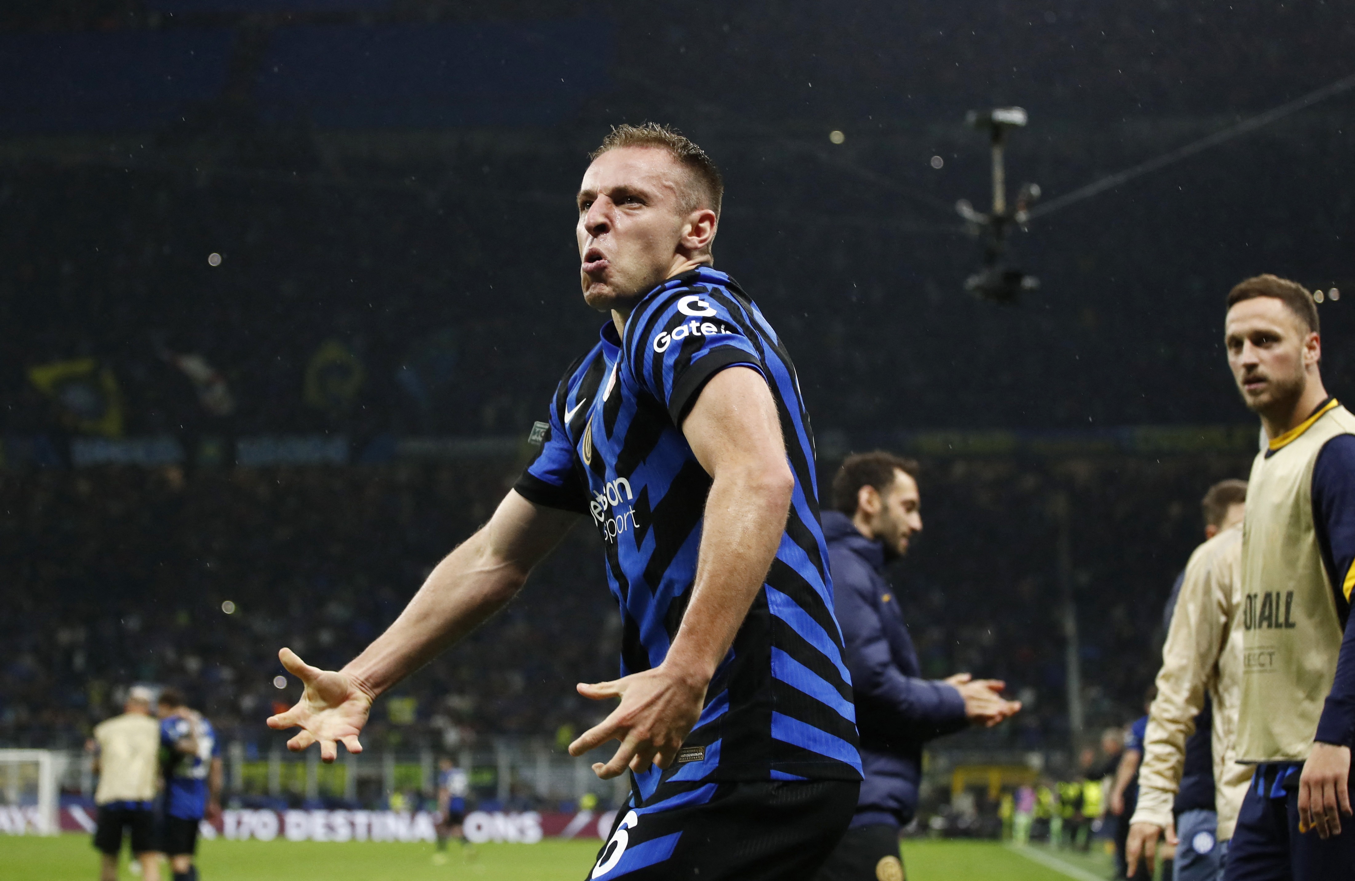 米体:国米可能最高5000万欧买24岁科内,打算拿弗拉泰西抵3000万