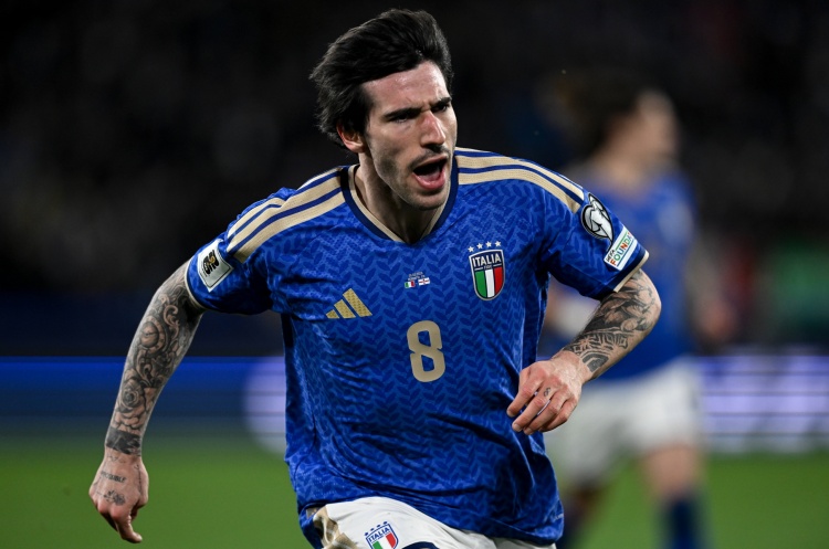 今夏转会大战？托纳利凌空斩+飘逸长传助意大利晋级 夏窗预计转会