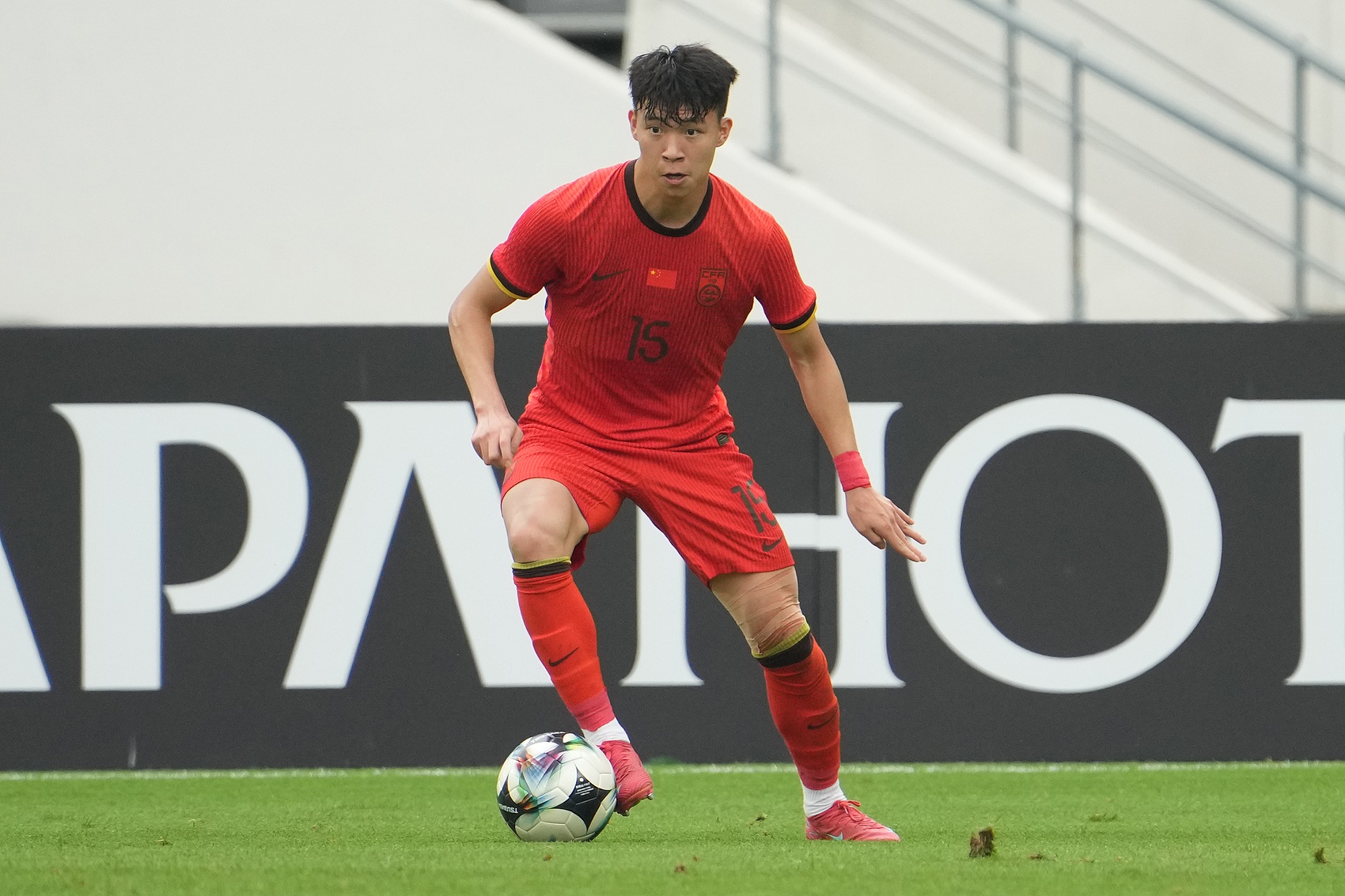 19岁王钰栋身价150万欧，是国足首发中最年轻、身价最高的球员