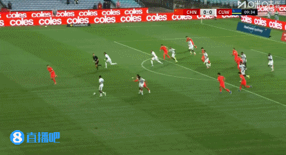 王上源关键拦截！媒体人：救国足一命！传过去就是一个半场大单刀