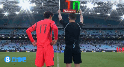 半场调整！拜合拉木替补出场，换下边路谢文能