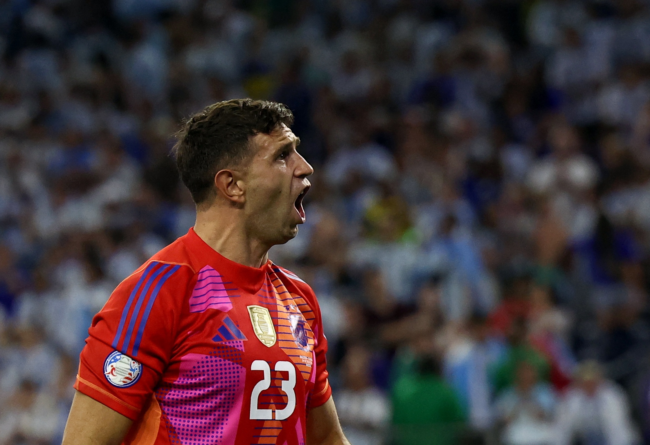 大马丁:还好欧美杯取消了,若我们像今天这样踢肯定输球