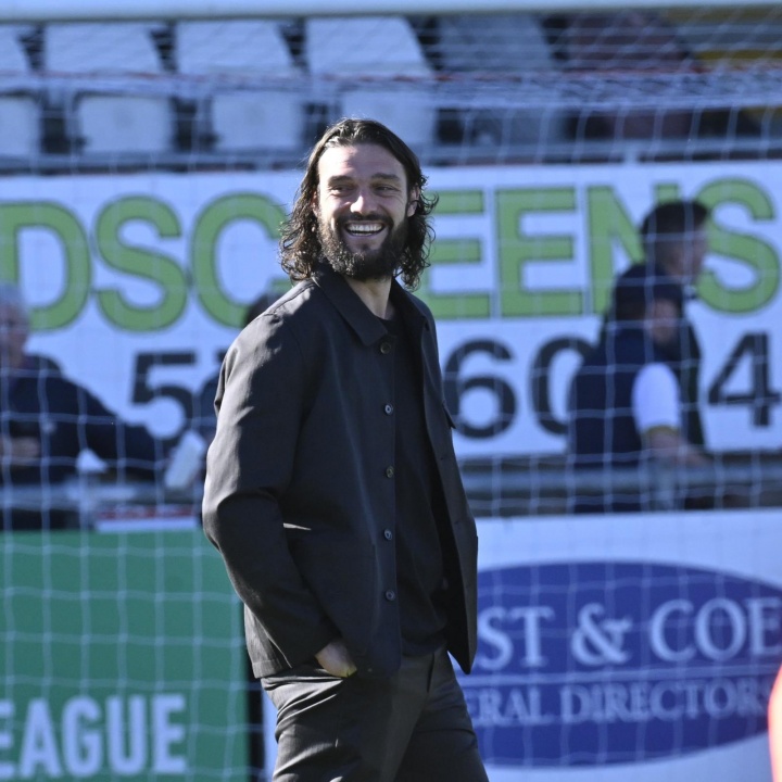 邮报:安迪·卡罗尔执教生涯迎来两连胜开局 老板KSI豪言要上英超