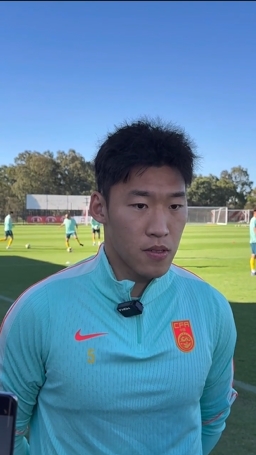 【直播吧在现场】朱辰杰：我现在算中生代 对每个球队我们都想赢