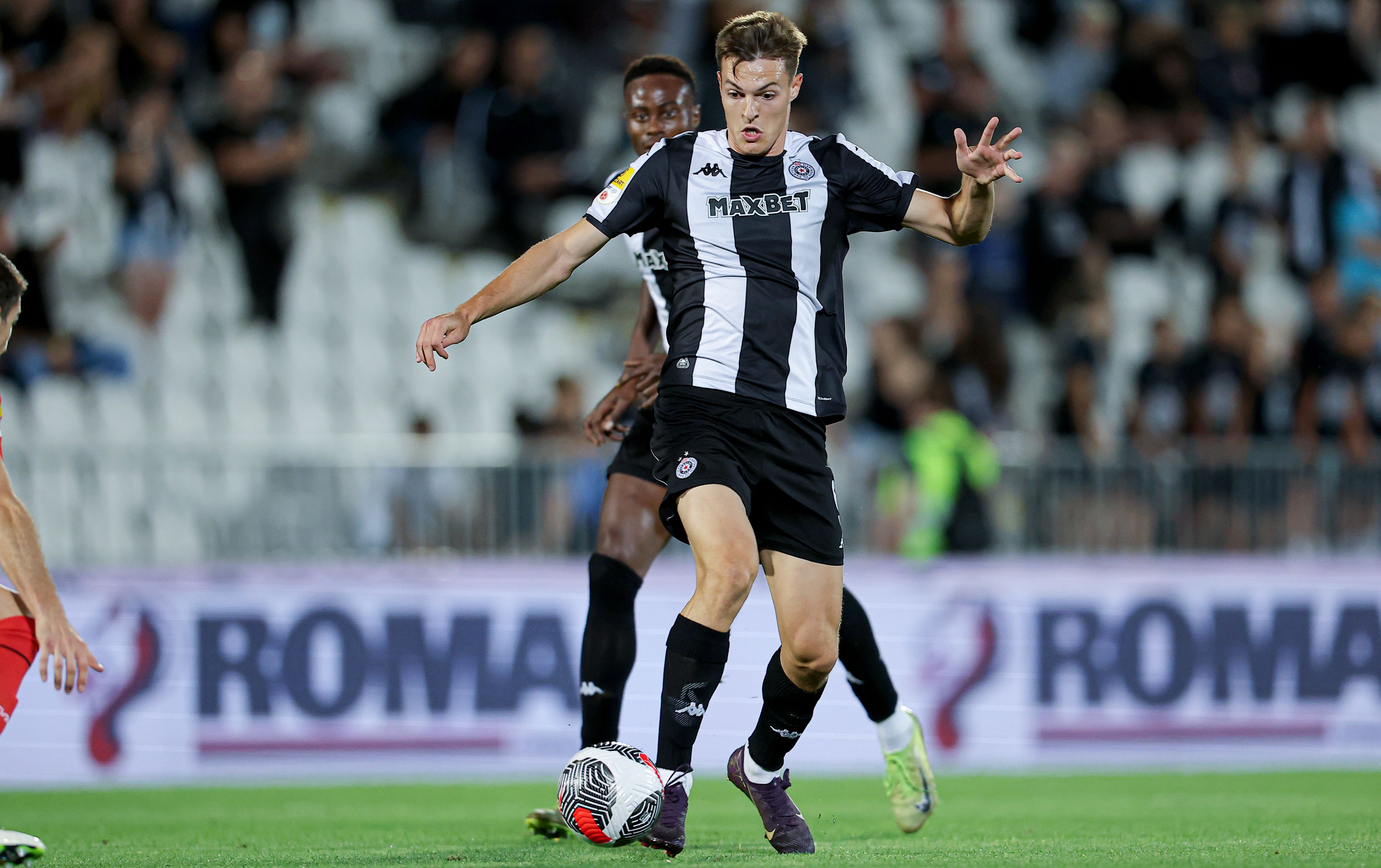 米兰官方:签下19岁前锋科斯蒂奇,球员7月1日正式加盟