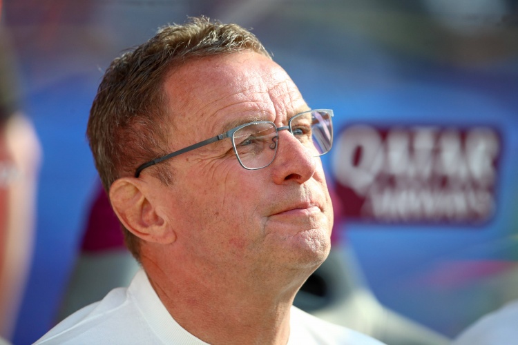 德媒:朗尼克称多特没让丘库埃梅卡学好德语,多特方面对此很诧异