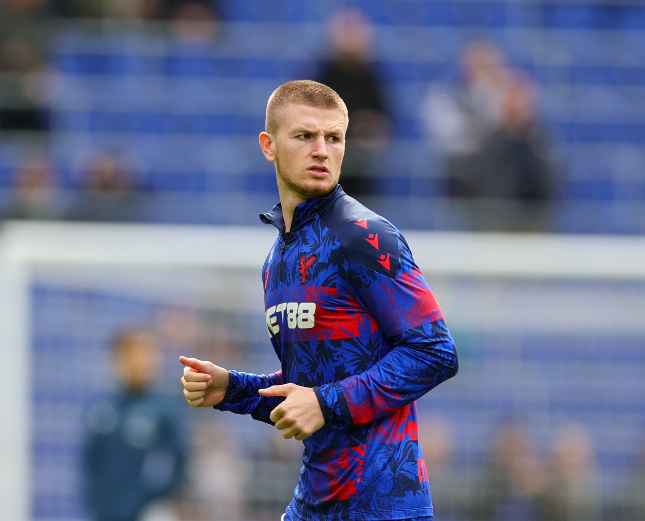 邮报:皇马最近两周考察了亚当·沃顿,球员是曼联中场引援C计划