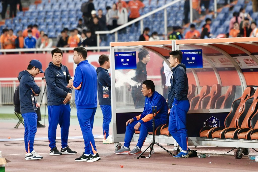 鲁媒:强强对话难求一胜,崔康熙已无力在技战术层面提升球队上限